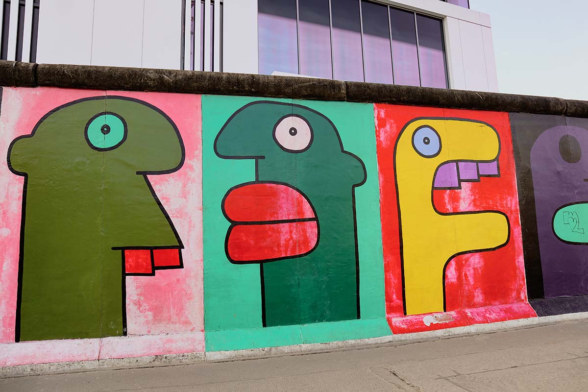 East Side Gallery: „Hommage an die junge Generation“ von Thierry Noir. Foto: Stemoir - Freepik.com