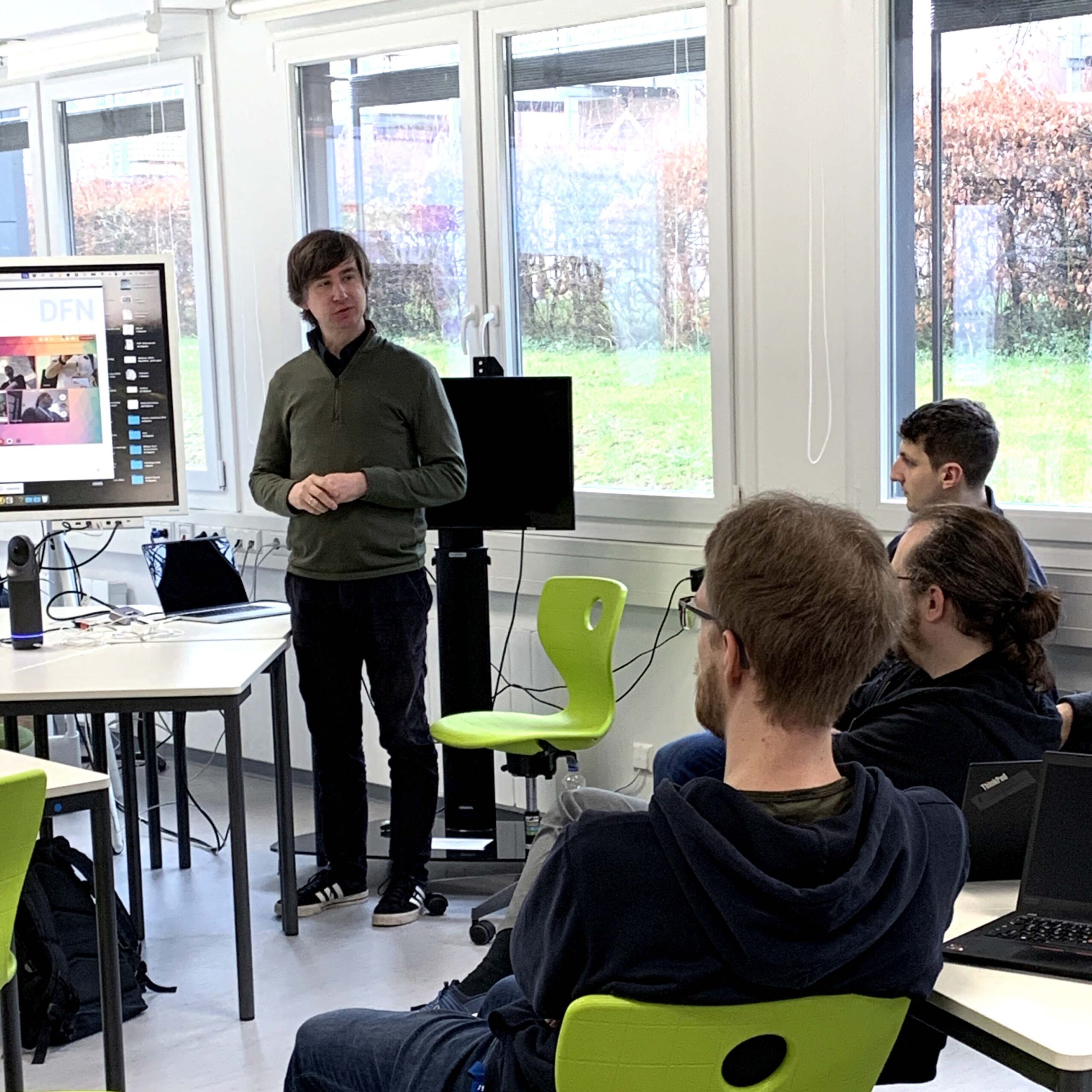 Für Forschung und Lehre entwickelt: Christian Meyer, DFN-Bereichsleiter Collaboration Services, erläutert Einsatzmöglichkeiten für eduMEET. Foto: Dirk Bei der Kellen